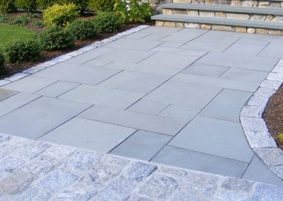 walkWalkway Bluestone and Vermont Graniteway bluestone and Vermont granite