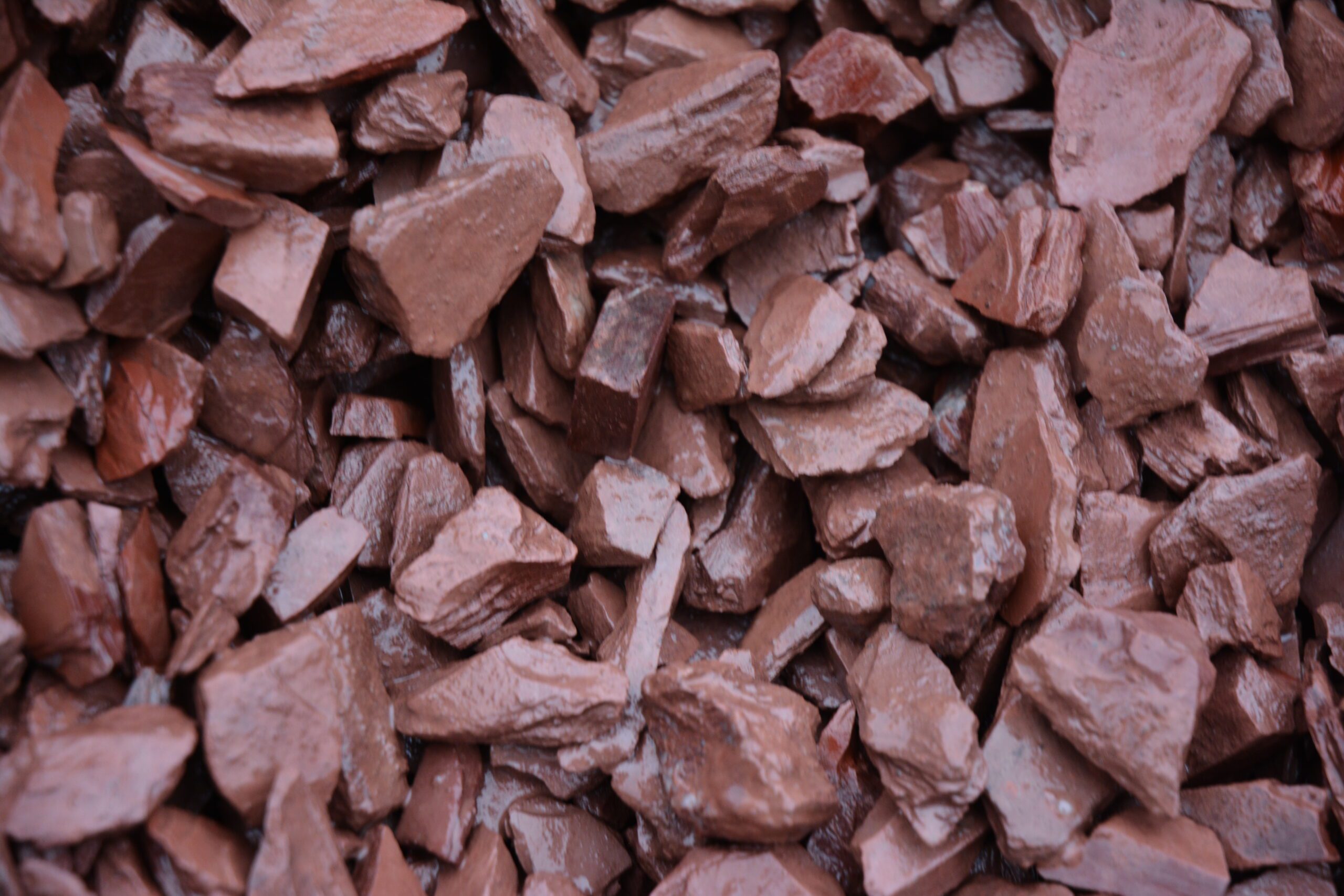 Red Slate Crushed 3/4 inch & 1 1/2 - Image 3