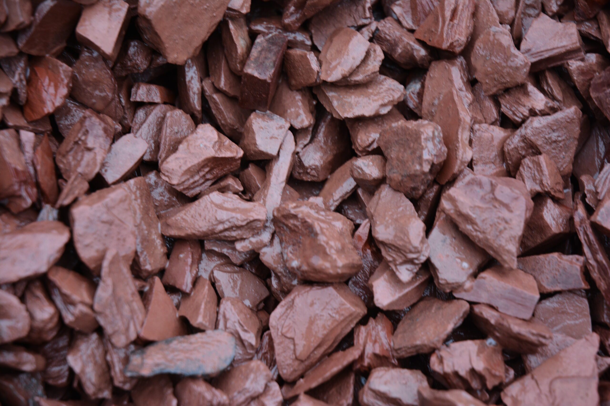 Red Slate Crushed 3/4 inch & 1 1/2 - Image 4